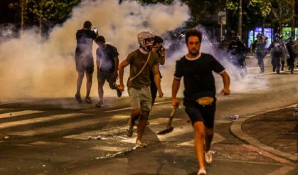 Sırbistan sokakları savaş alanına döndü