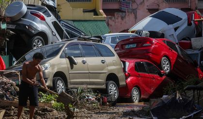 Filipinler'de Kalmaegi Tayfunu'nda ölenlerin sayısı artıyor!