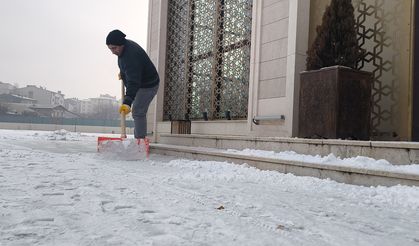 Kars'ta kar yağışı etkili oldu!