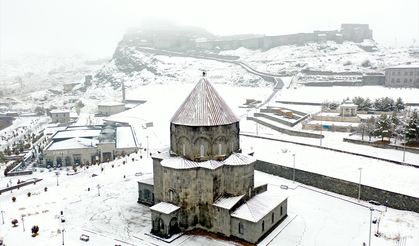 Kars'ta kar yağışı etkisini sürdürüyor