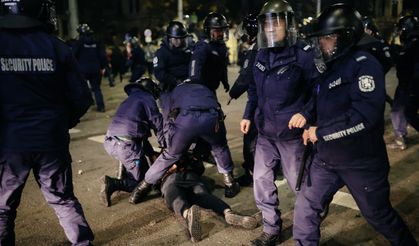 Bulgaristan’da sokaklar savaş alanına döndü