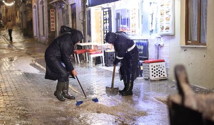 İzmir Valiliğinden kuvvetli yağış, taşkın ve lodos uyarısı