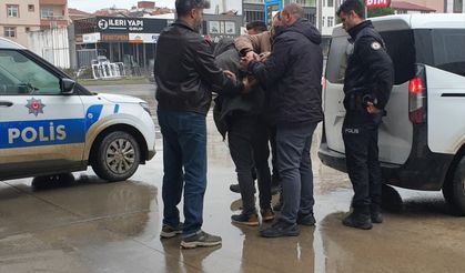 Tartıştığı kız kardeşini bıçakladı