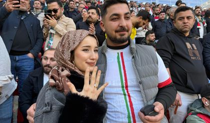 Amedspor maçında sürpriz evlilik teklifi