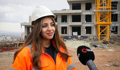 20 yaşında vinç operatörü oldu