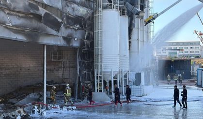 Ankara’da boya fabrikasında yangın