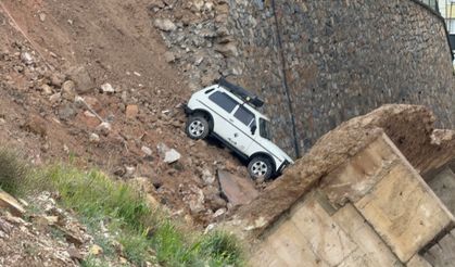 Tokat'ta istinat duvarı çöktü