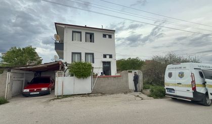 Yaşlı kadın banyoda ölü bulundu