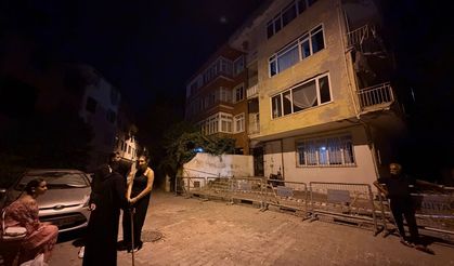 4 katlı binanın balkonunda çökme meydana geldi!