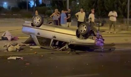 Park halindeki araca çarptı: 5 yaralı