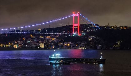 İstanbul Boğazı'nda gemi trafiği askıya alındı