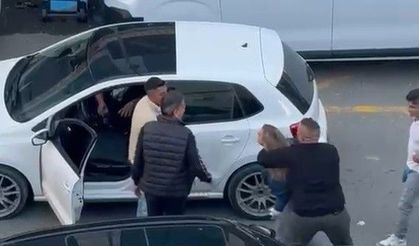 'Dövüş antrenörü' kadının yumruklu saldırısı kamerada!