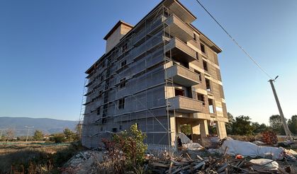 Bolu’da inşaatın 5. katından düşen işçi ağır yaralandı