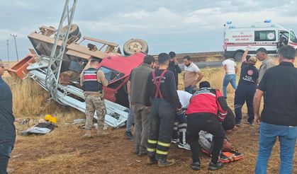 Diyarbakır'da kamyonet devrildi: 5 yaralı