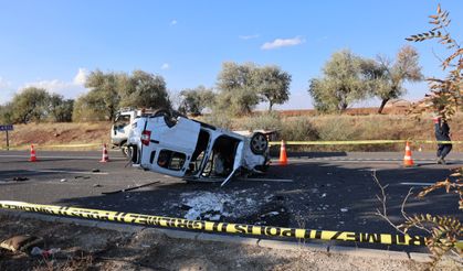 Nevşehir’de refüje çarpan araç takla attı