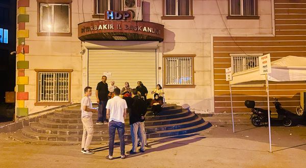 HDP Diyarbakır il binası mühürlendi