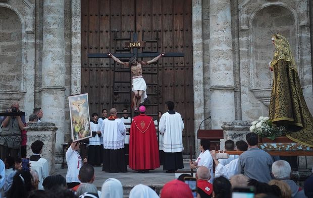 Katolik Kübalılar 'Kutsal Cuma’ töreni gerçekleştirdi