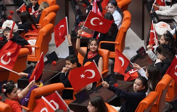 TBMM Çocuk Özel Oturumu'ndan renkli görüntüler!