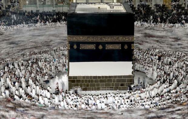Hacı adayları kutsal mekanları ziyaret ediyor