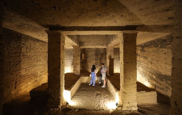 İskenderiye'deki Kom el-Şukafa Mezarları Roma dönemi geleneklerine ışık tutuyor