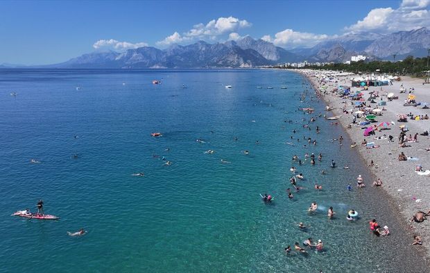 ANTALYA'DA YAZ HAREKETLİLİĞİ