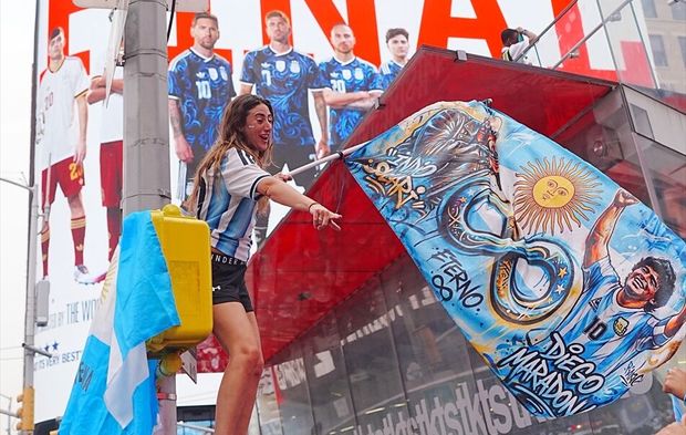 Arjantinli Taraftarlar Times Meydanı'nda