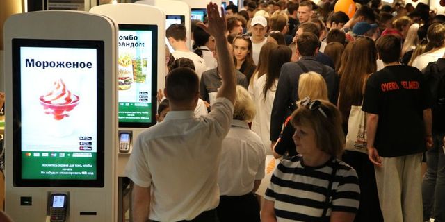McDonald's restoranları Rusya'da yeniden açıldı