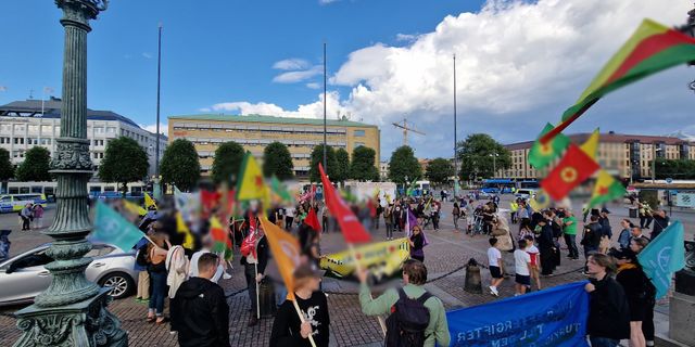 PKK/YPG yandaşları İsveç’te sokağa indi
