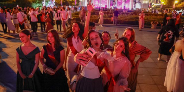 Moskova'da unutulmayacak mezuniyet kutlaması