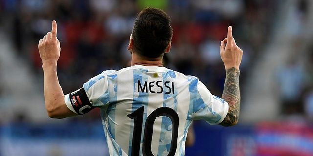 Messi 800 gole ulaştı