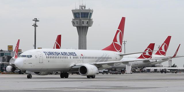 İstanbul - Hatay uçağının inişte lastiği patladı