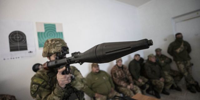 Ukrayna'da gönüllüler, sanal ortamda askeri eğitim alıyor