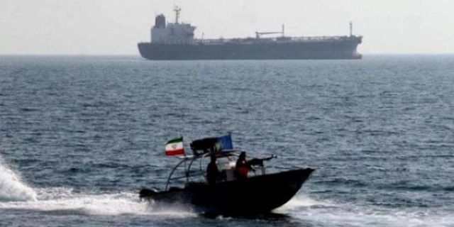 İran bir gemiye el koydu