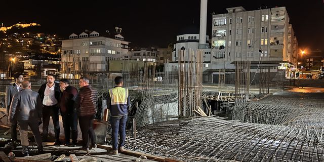 İşçiler betonun altında kaldılar