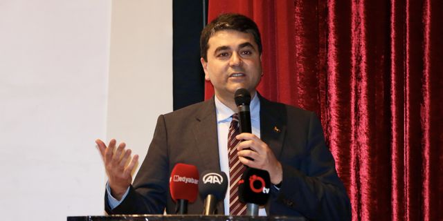 Uysal: Türkiye'de değişimi siyasetten başlatmak zorundayız!