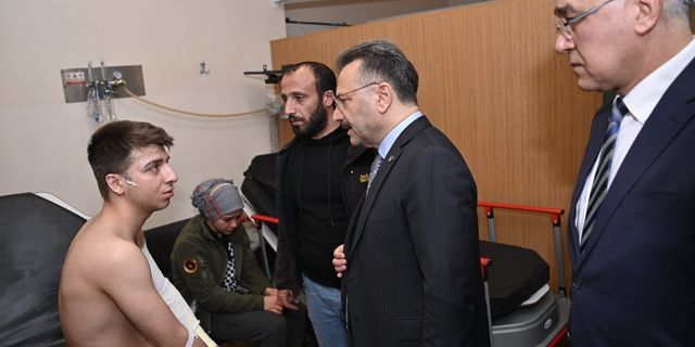 Vali Aksoy, patlamada yaralananları hastanede ziyaret etti