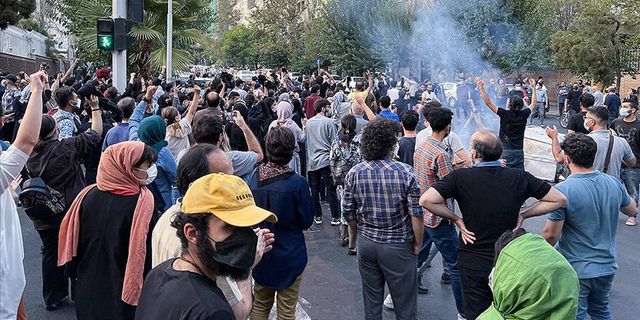 İran'da gösterilerle ilgili bir kişi daha idam edildi
