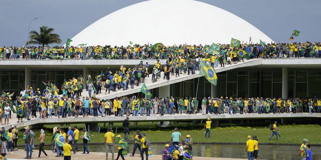 Bolsonaro destekçileri Ulusal Kongre’yi bastı