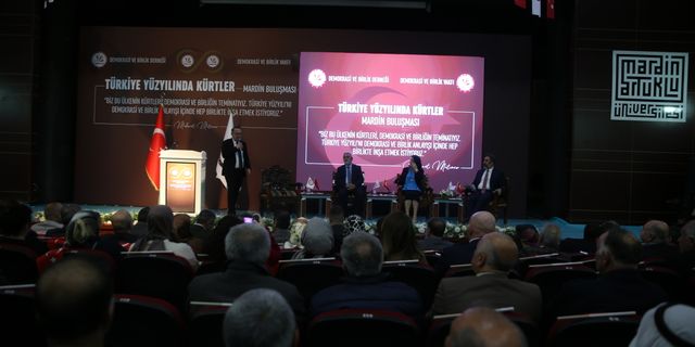 Mardin’de "Türkiye Yüzyılı'nda Kürtler Paneli" düzenlendi