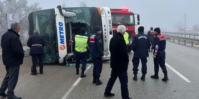 Ankara’da yolcu otobüsü devrildi: 6 yaralı