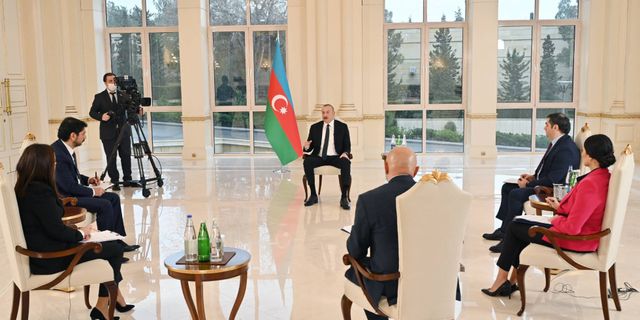 Aliyev: Ermeni tarafı müzakere sürecini aksatıyor