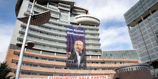 'Ben Kemal, geliyorum' CHP Genel Merkezi'ne asıldı!