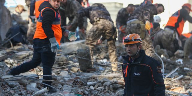 Avrupa ülkeleri Türkiye'ye kurtarma ekibi gönderiyor