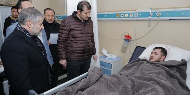 Bakan Nebati, Şanlıurfa'da depremzedeleri hastanede ziyaret etti