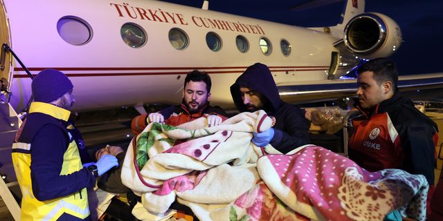 Depremzedeler Cumhurbaşkanlığı uçağıyla Ankara'ya getirildi