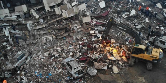 ADANA'DA YIKIM HAVADAN GÖRÜNTÜLENDİ