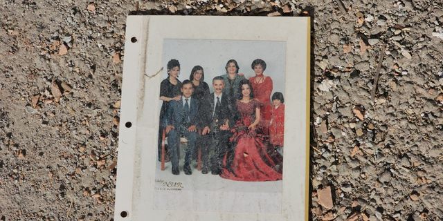 Mutluluklar enkazdaki fotoğraflarda kaldı!