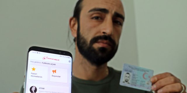 Depremde kayıtlara ölü olarak geçmişti, adeta yeniden doğdu!