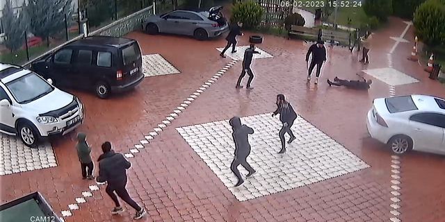 Avukat ev bastı, çocukları babasını son anda kurtardı