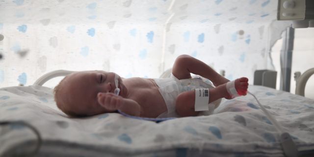 Depremzede bebekler DNA eşleşmesiyle teslim ediliyor!
